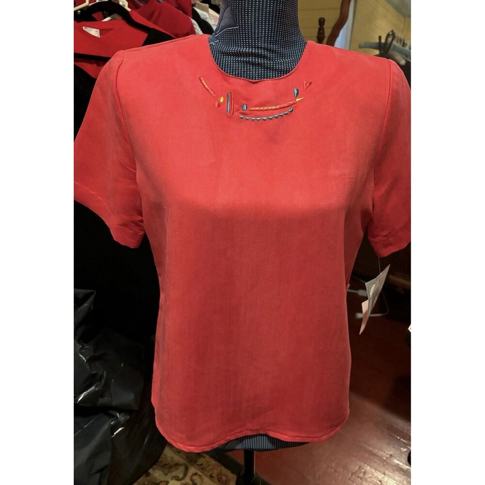 NWT City Girl Petites SIZE 4 Women’s Embroidered Blouse Bust 36” Length 22”